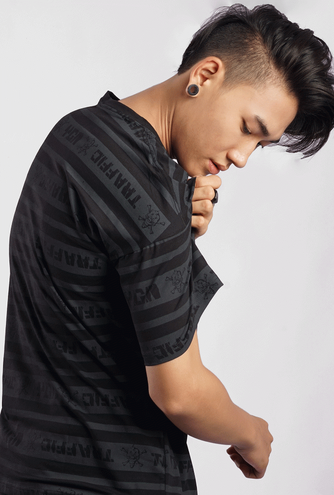 YGN TRAFFIC  Word Logo Design Stripe Tshirt(Black)